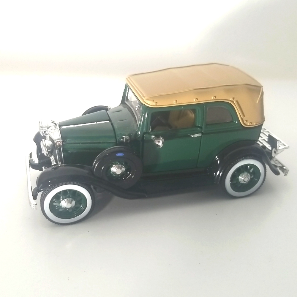1932 Ford Convertible Vintage Mini Off Road Style Vehicle Car Collectable